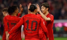 九游娱乐直播-包含拜仁主场击败曼联，欧冠四强擦肩而过的词条