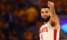 九游娱乐视频-球队主力球员因伤缺席重要比赛