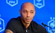 九游娱乐登录-法兰克福主教练赞扬球队表现，力争欧洲比赛资格的简单介绍