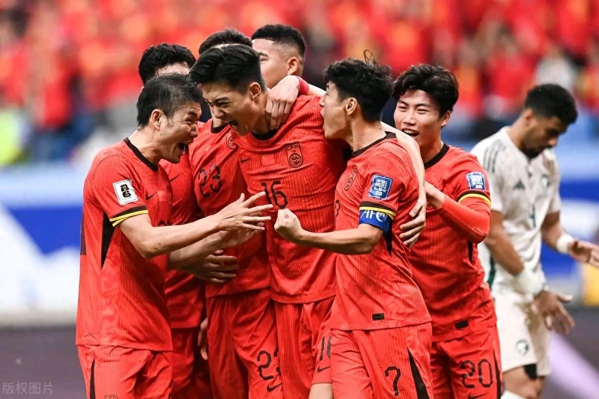 国内足球赛场实力悬殊,球队迎来胜利的简单介绍 国内足球赛场实力悬殊,球队迎来胜利的简单介绍