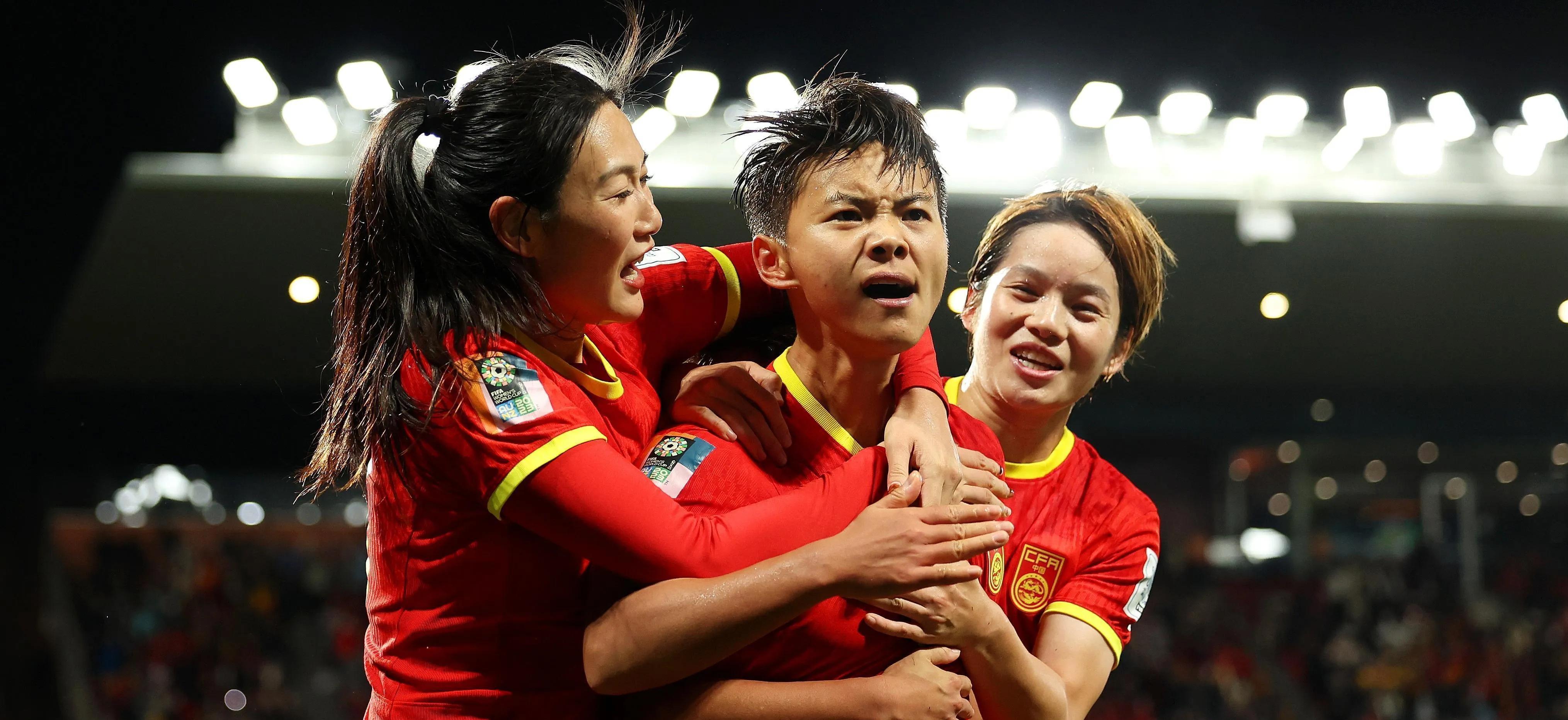 女足比赛突发意外:球员受伤痛失机会的简单介绍 女足比赛突发意外:球员受伤痛失机会的简单介绍