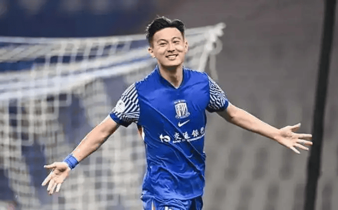 足球行业猛料:新晋球员积极发挥,展现出众实力 足球行业猛料:新晋球员积极发挥,展现出众实力