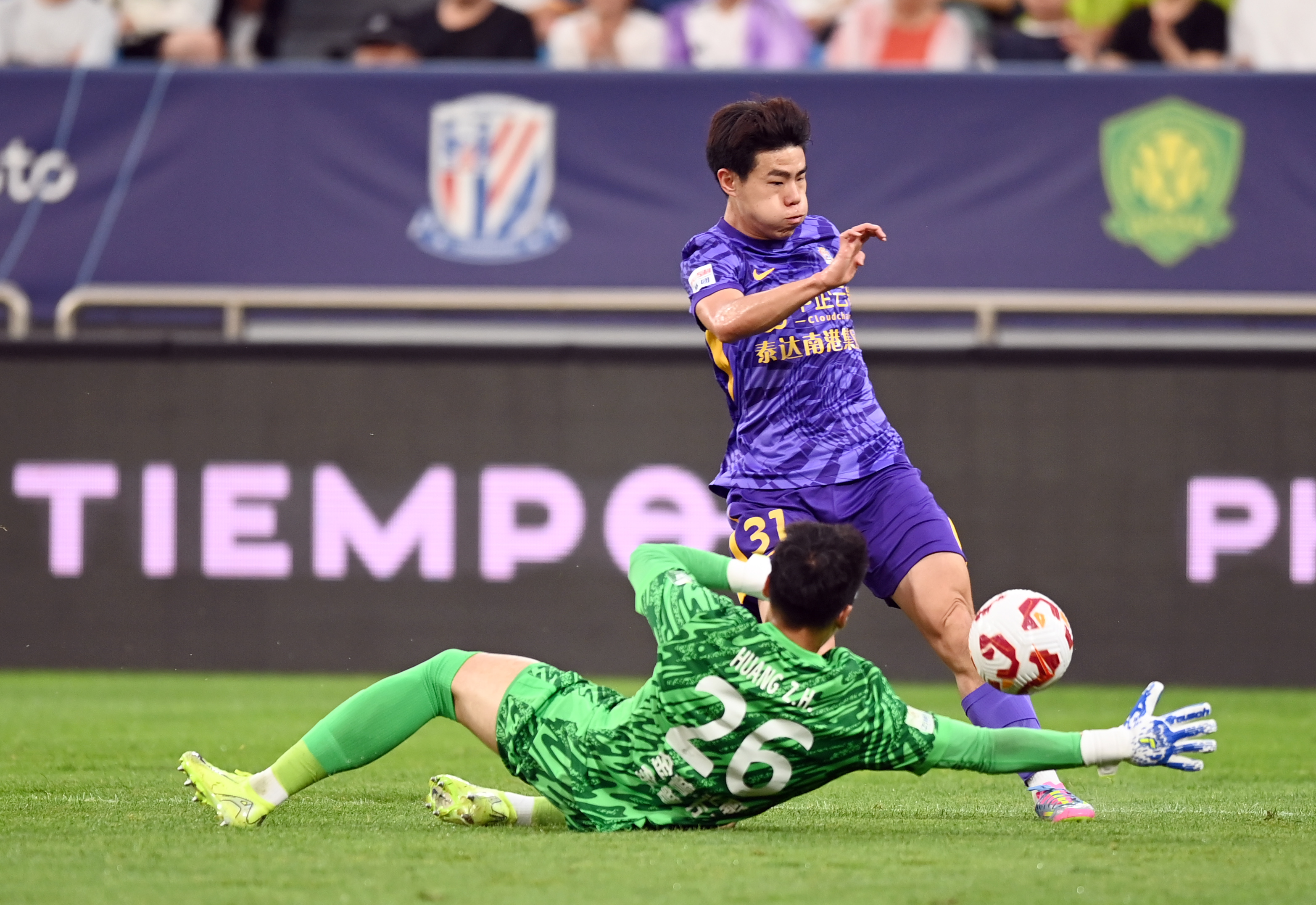 包含热门足球队在比赛中表现抢眼,实力强劲,呼声高涨的词条 包含热门足球队在比赛中表现抢眼,实力强劲,呼声高涨的词条