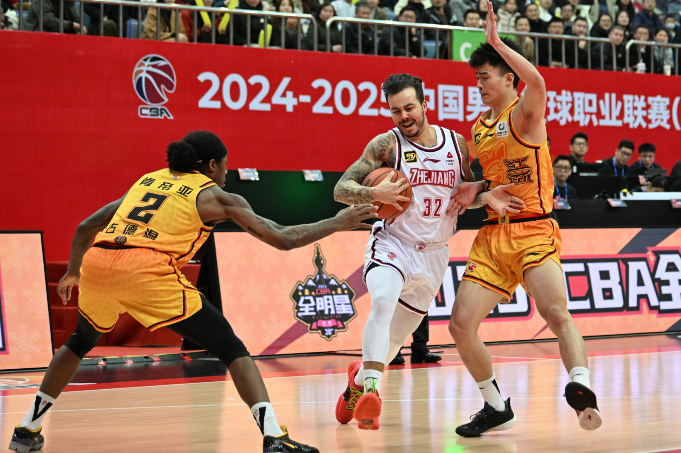 浙江队主场大胜北京队,豪取关键胜利 浙江队主场大胜北京队,豪取关键胜利