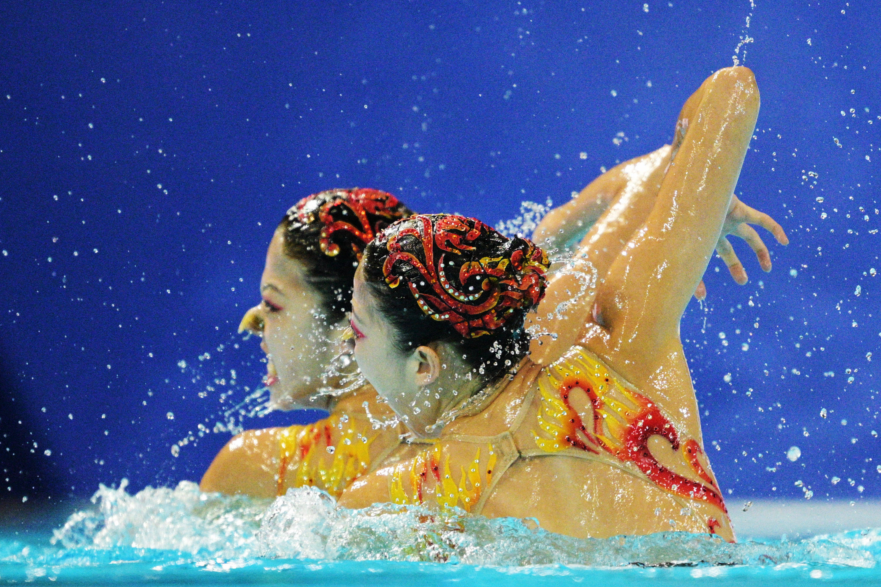 卢森堡选手飘逸表演击败对手获得女子花游银牌